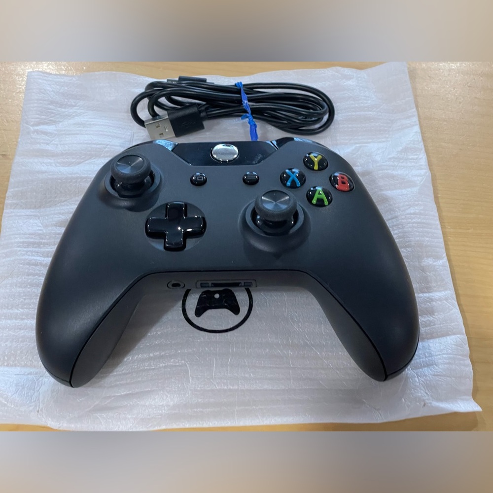 Wireless controller for xbox one ( Unbranded) New Open Box.